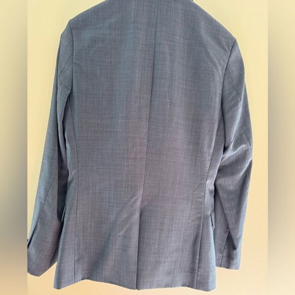 Express Fitted 36R gray suit like new, go to for weddings - Picture 5 of 12